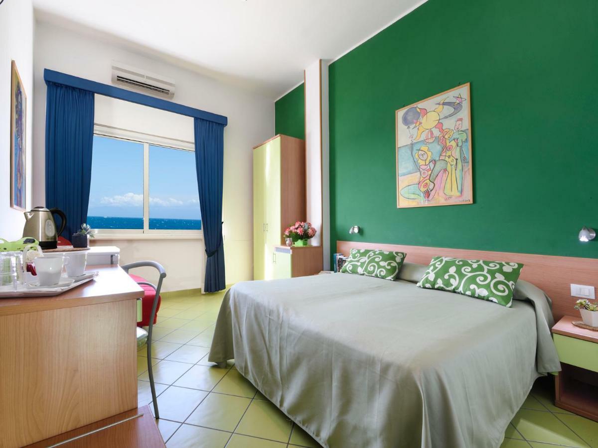فندق Alta Marea Sorrento ماسّا لوبْرينسِ المظهر الخارجي الصورة